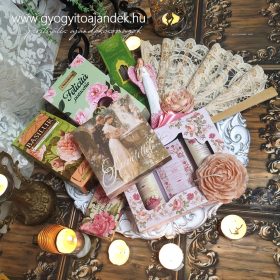   A rózsakert ígérete - Romantikus luxus ajándékcsomag csokoládéval, teával, kozmetikumokkal