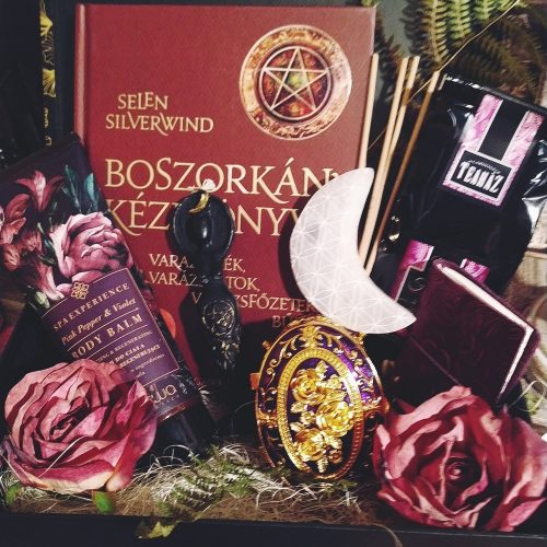 Ajándékcsomag boszorkány kézikönyvvel Halloween ajándékbox gyertyával füstölővel