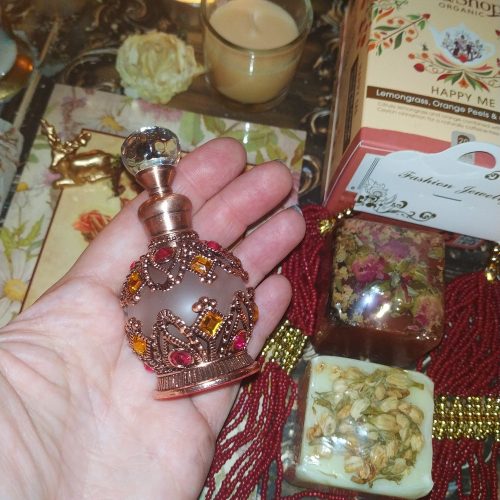 Flora Istenő Szépségdoboza – Ajándékcsomag a természetes női ragyogásért