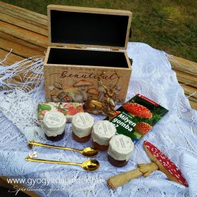  Piknik ajándékdoboz kirándulóknak - Erdei randevú páros piknik box mini lekvárokkal és arany szarvassal