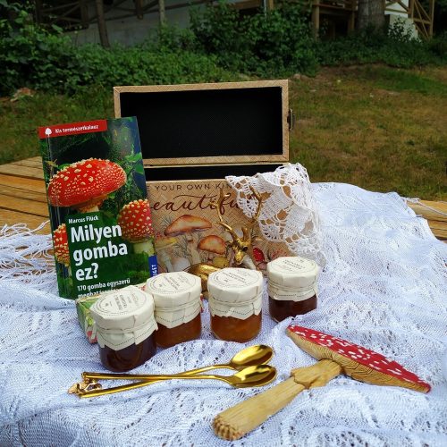 Piknik ajándékdoboz kirándulóknak - Erdei randevú páros piknik box mini lekvárokkal és arany szarvassal