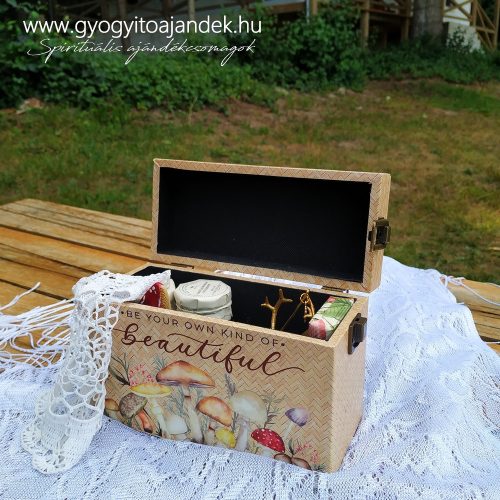 Piknik ajándékdoboz kirándulóknak - Erdei randevú páros piknik box mini lekvárokkal és arany szarvassal
