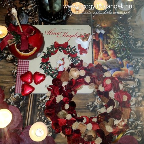 Ajándékcsomag mesekönyvvel csokoládéval Alma Magdi kisegér Karácsonyi Varázslat cuki egér figurával