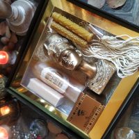 Egyiptomi ajándékcsomagok kozmetikumokkal kártyákkal egyiptomi díszek