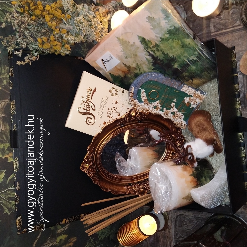 Ajándékcsomag erdei mintás gyertyával születésnapra